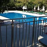מלון Tugay