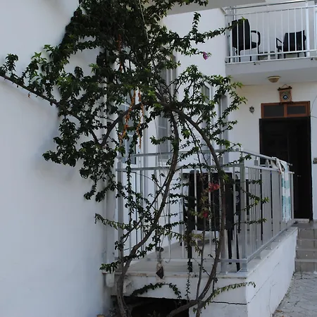 Tugay Ξενοδοχείο 2*